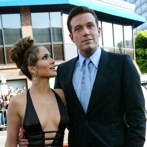 Jennifer Lopez dan Ben Affleck Dilaporkan Benar-Benar Sedang Dimabuk Cinta