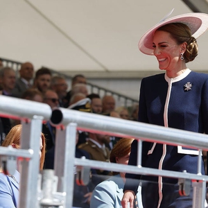 Busana Putri Kate Middleton yang Bergaya Maritim