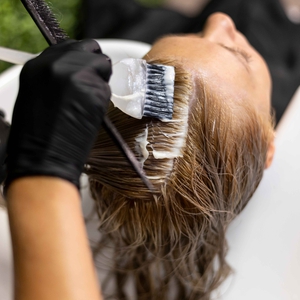 Cara Mewarnai Rambut dengan Bleaching