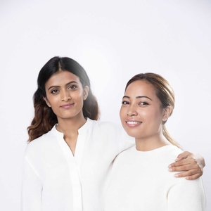 Dua Sosok Perempuan Hebat Nepal Menerima Penghargaan Dari Cle de Peau Beaute