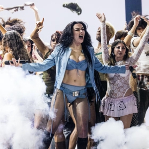 &ldquo;Lantai Dansa Sudah Mati&rdquo;&mdash;Charli XCX Sedang Membuat Album Rock