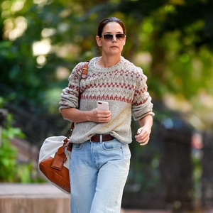 Padu Padan Gaya Katie Holmes yang Selalu Stylish