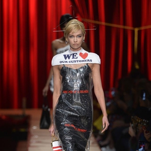 Simak Tips Mencuci Pakaian Berbahan Sutra dengan Mudah di Rumah Tanpa Merusaknya