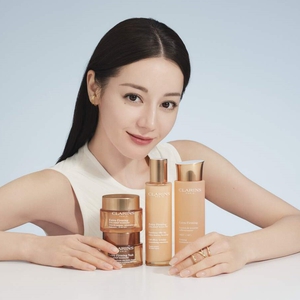 Membangkitkan Kembali Produksi Kolagen Alami dengan Inovasi Produk Terbaru dari Clarins