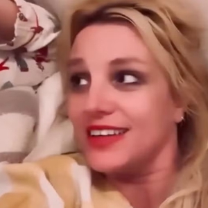 Britney Spears Nikmati Slumber Party Penuh Tawa Bersama Keluarga Kardashian
