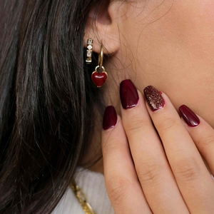 Inspirasi Nail Art Maroon and Gold yang Elegan