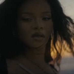 Rihanna Terlihat Sangat Menawan Dalam Video Musik 