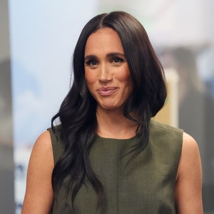 Gaya Musim Gugur Duchess Meghan yang Effortless Dipenuhi Lapisan Berlian