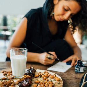 Manfaat Susu Almond bagi Kesehatan dan Kecantikan Wanita