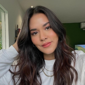 Raisa Pilih Balutan Serba Kilau dalam Video Musik Terbarunya, You Better Believe Me