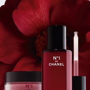 Keajaiban Bunga Kamelia Merah Dalam Produk Terbaru Chanel