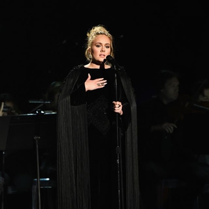 Cara Adele Buktikan Bahwa Banyak Orang Menyukai Lagu Tentang Patah Hati