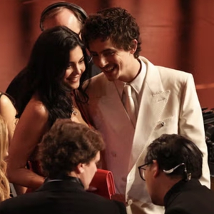 Kylie Jenner & Timoth&eacute;e Chalamet Tampil Mesra di Ajang Oscar 2026