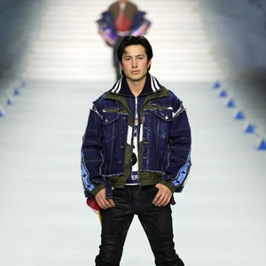 Hudson Williams Beri Sentuhan Shane Hollander dalam Debut Runway di Milan