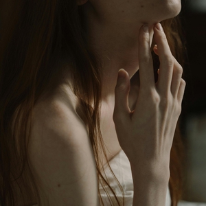 Ciri-Ciri Benjolan di Leher yang Tidak Berbahaya