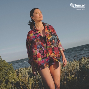 Brand Lokal K.A.L.A Studio Melansir Koleksi Pakaian Artistik Bersama Seniman Mulyana