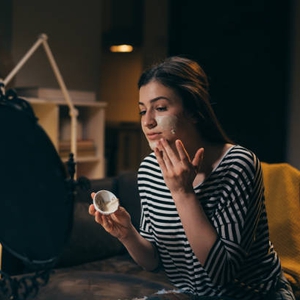 Manfaat Pakai Sunscreen Malam Hari untuk Kulit Lebih Terawat
