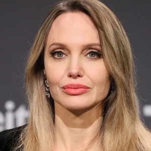 Angelina Jolie Bagikan Perjuangan Melewati Perceraian dengan Brad Pitt di Pengadilan