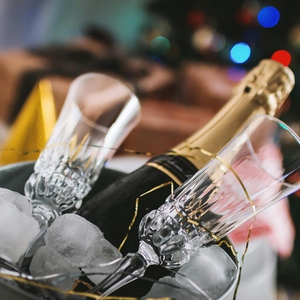 8 Pilihan Champagne untuk Perayaan Natal yang Mewah dan Elegan