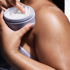 Sering Salah, Ternyata Ini Urutan Body Care Malam yang Benar