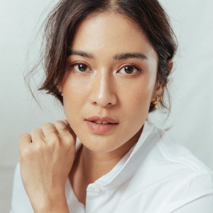 Dian Sastrowardoyo Unggah Foto Masa Kecil Sekaligus Kenang Ajaran Sang Ayah