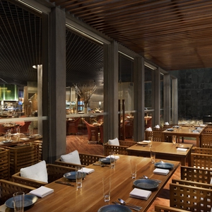 C&rsquo;s Steak and Seafood Grand Hyatt Mendatangkan Chef Michelin Star, Denis Lucchi