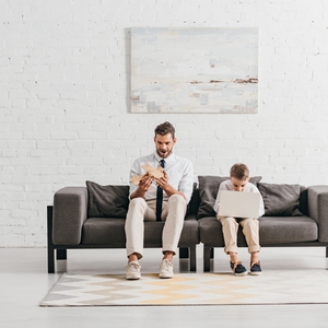 Ayah Bisa Apa Terhadap Perkembangan Media Sosial dan Pola Asuh Anak?