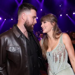 Travis Kelce Sebut Pernikahannya dengan Taylor Swift sebagai &ldquo;Malam Terbaik&rdquo; dalam Hidupnya