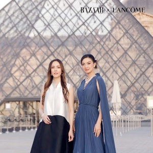 Raline Shah dan Cathy Sharon di Pesta Glamor Lanc&ocirc;me x Louvre Saat Paris Fashion Week
