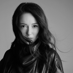 Lihat Penampilan Julie Estelle Saat Kenakan Gaun dengan Motif Zebra yang Berhasil Mencuri Atensi