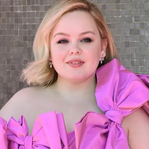 Intip 10 Penampilan Fashion Terbaik dari Acara BAFTA TV 2022