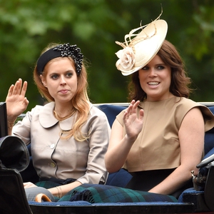 Respons Putri Beatrice dan Eugenie Setelah Ayahnya, Pangeran Andrew Dicopot dari Gelarnya
