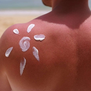 Kenali Perbedaan Chemical dan Physical Sunscreen Sebelum Anda Pakai