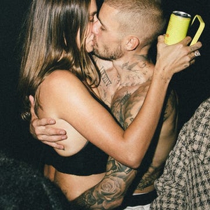 Justin dan Hailey Bieber Tampak Makin Mesra dalam Foto Terbaru