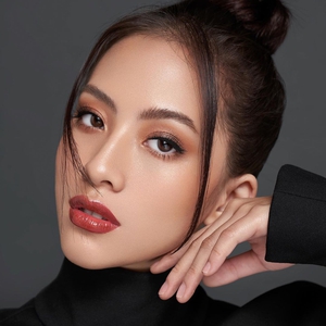 Transformasi Penampilan Glamor Adhisty Zara yang Kenakan Gaun Rancangan Hian Tjen