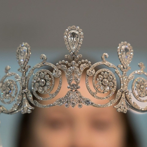 Pelajari Sejarah Cartier di Museum Victoria & Albert