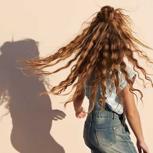 Tips dari Ahli untuk Mengatasi Rambut Rontok dan Helaian yang Menipis