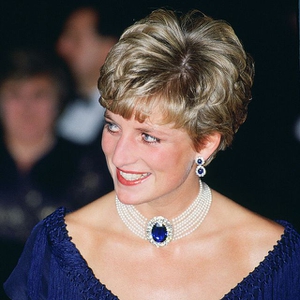 Kate Middleton Mengenakan Anting Safir Warisan Mendiang Putri Diana untuk Acara Trooping the Colour