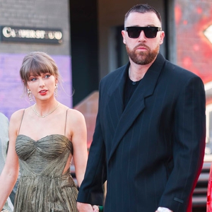 Pernikahan Taylor Swift & Travis Kelce yang Paling Dinantikan Resmi Dimulai!