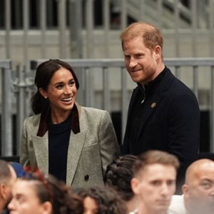 Duchess Meghan Ceritakan Momen saat Ia Menyadari Telah Jatuh Cinta pada Pangeran Harry