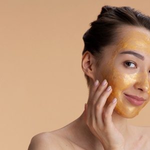 Cara Praktis Membuat Masker Kunyit yang Aman Tanpa Noda Kuning di Kulit