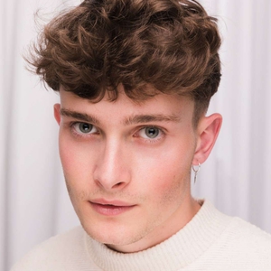 Gaya Rambut French Crop Pendek untuk Tampilan Timeless dan Stylish