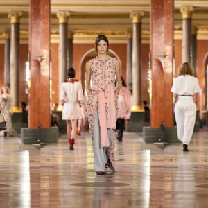 Louis Vuitton Angkat Intimacy sebagai Seni Hidup di pergelaran Spring/Summer 2026