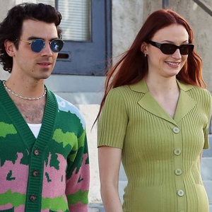 Sophie Turner dan Joe Jonas Menampilkan dengan Sempurna Cara Berpakaian untuk Menyambut Musim Semi