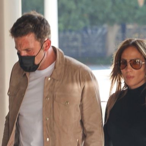 J.Lo Menemani Ben Affleck ke Pemutaran Film The Tender Bar