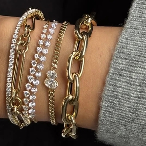 Ide Model Gelang Emas Simple Elegan untuk Wanita