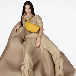 Burberry Olympia, Tas Anyar Dengan Infusi Gaya Terkini Bernapas Minimalis