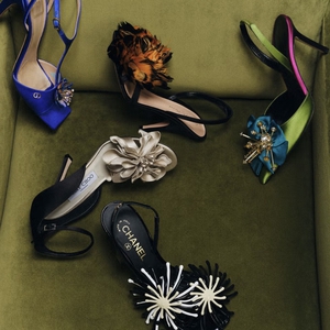 Sepatu Corsage Tengah Menjadi Tren Musim Ini