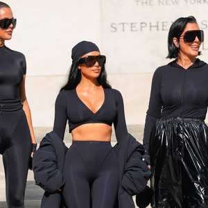 Keluarga Kardashian Tampil Kompak untuk Mendukung Kim Kardashian Meluncurkan Koleksi Kolaborasi dengan Nike