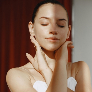 Manfaat Sleeping Mask untuk Kulit Segar dan Lembap